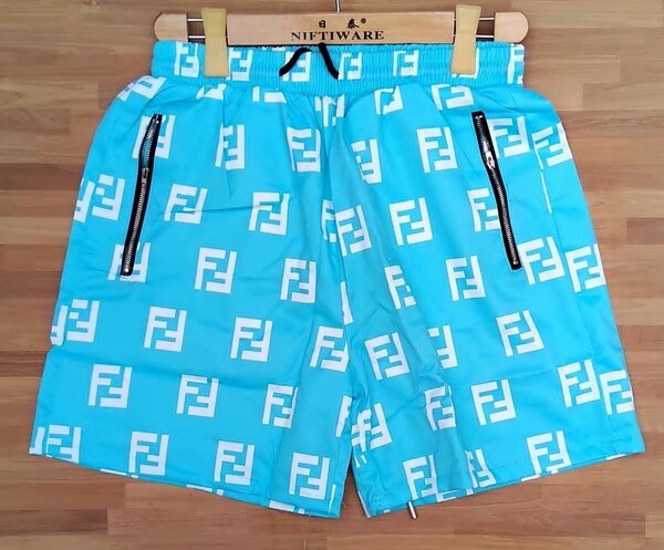 Side pocket short