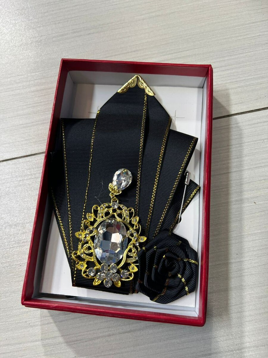 Elegant Bow Tie Set with Gem