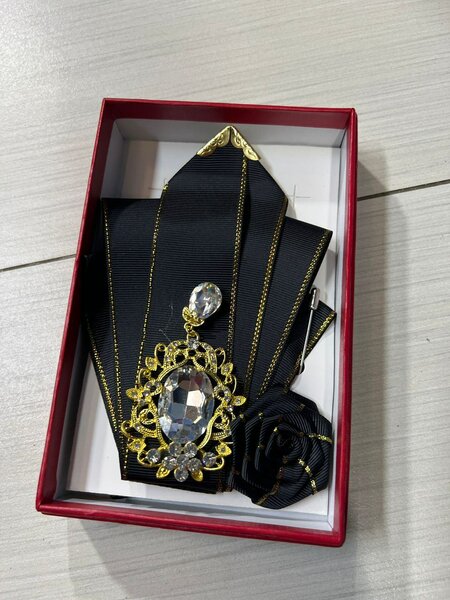 Elegant Bow Tie Set with Gem
