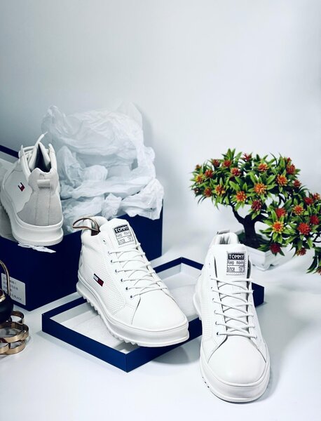 Tommy Hilfiger