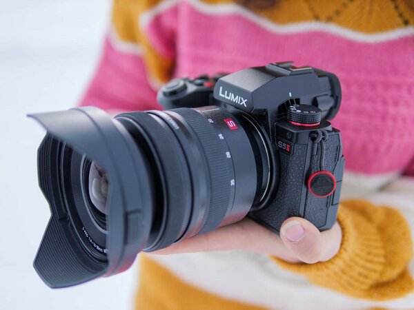LUMIX Panasonic S52