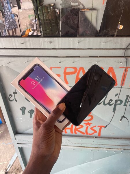 iPhone X