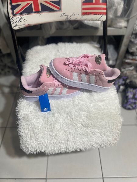 Adidas campus