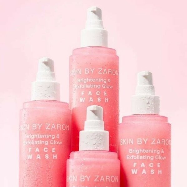 Brightening and Exfoliating Glow Face Wash