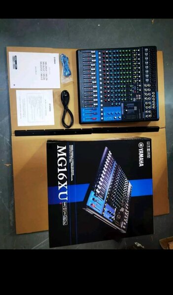 Table de mixage Yamaha MG16XU