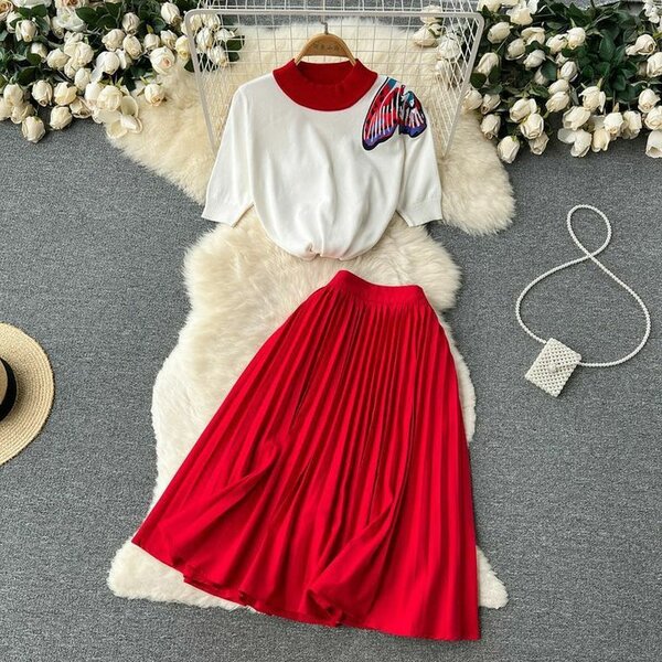 Knitted Embroidery Blouse And Pleated Long Skirt