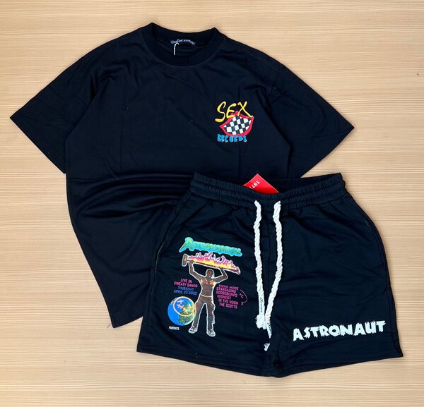 T SHIRT & SHORTS