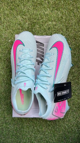 Chaussures de Football Nike Mercurial