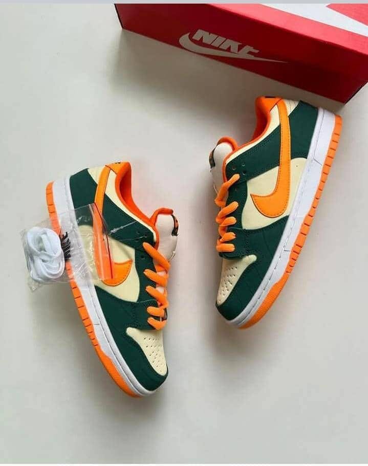 NIKE SNEAKERS SB