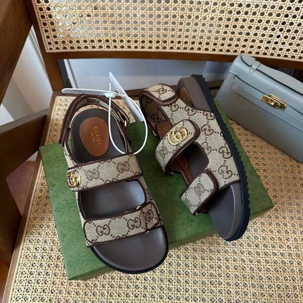 Men flip flops