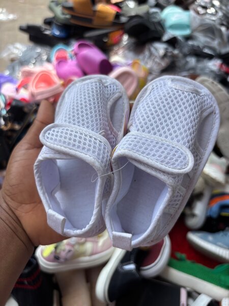 Kinds sandals