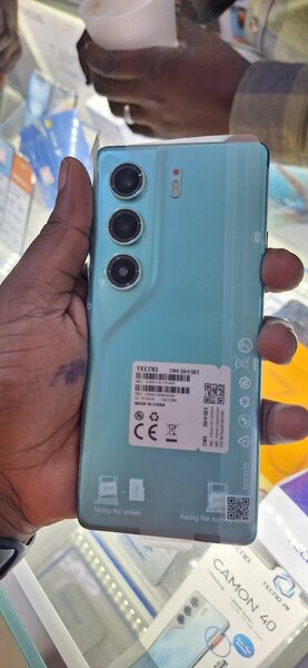TECNO CAMON 40