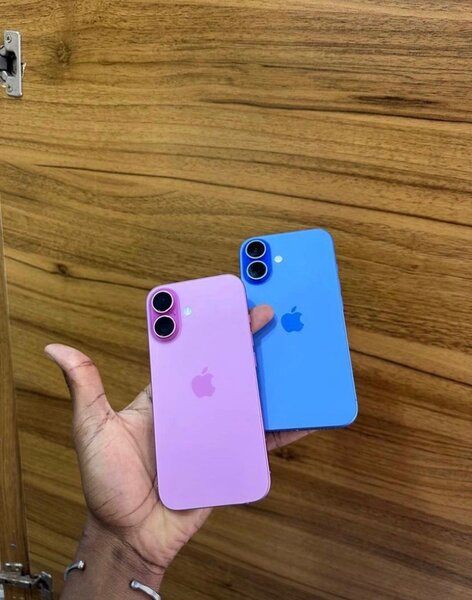 iPhone 16 simple