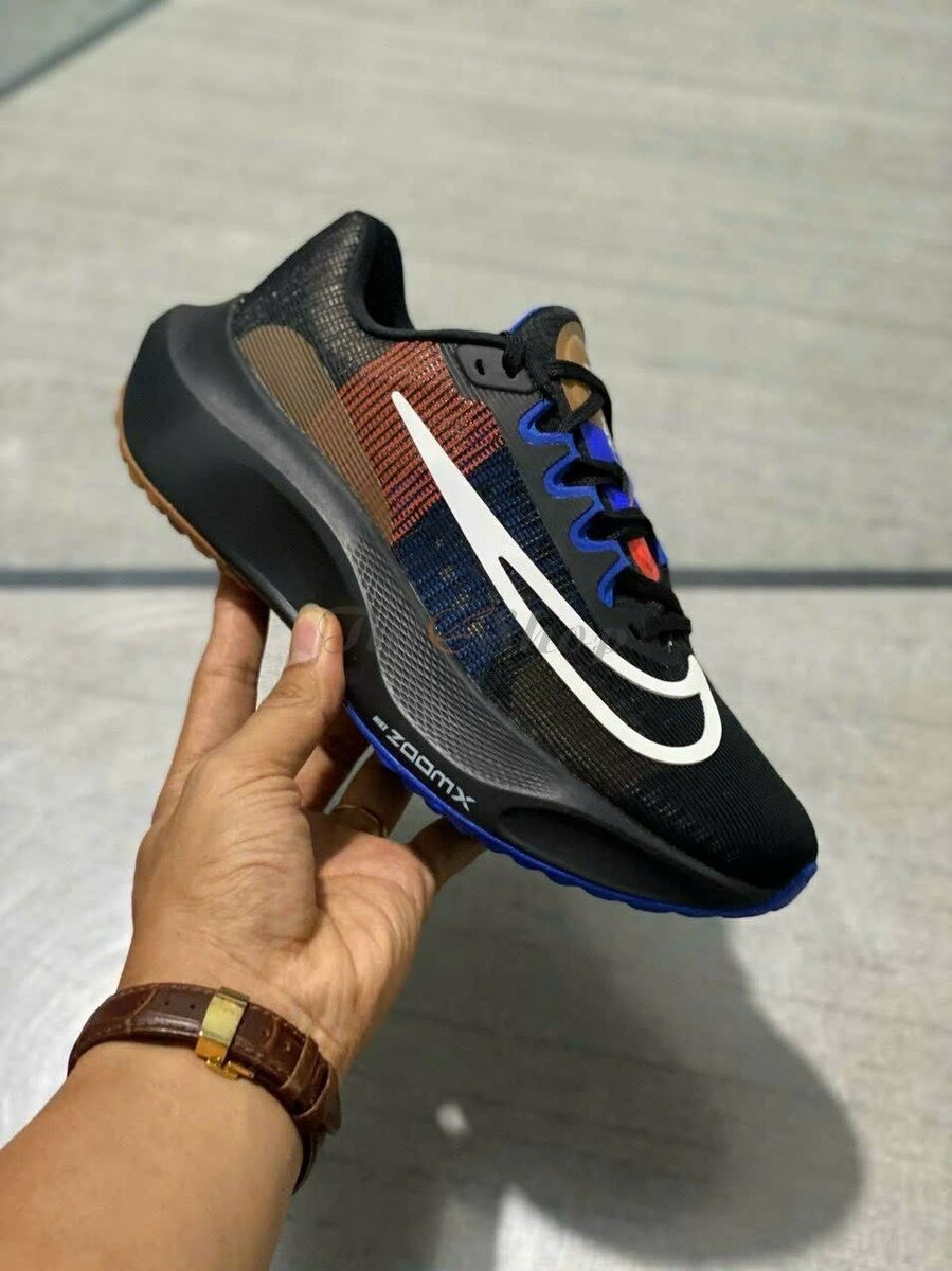 NIKE ZOOM