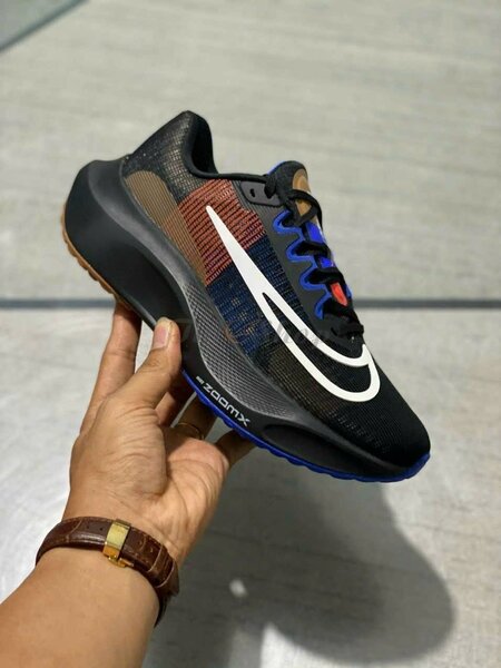 NIKE ZOOM