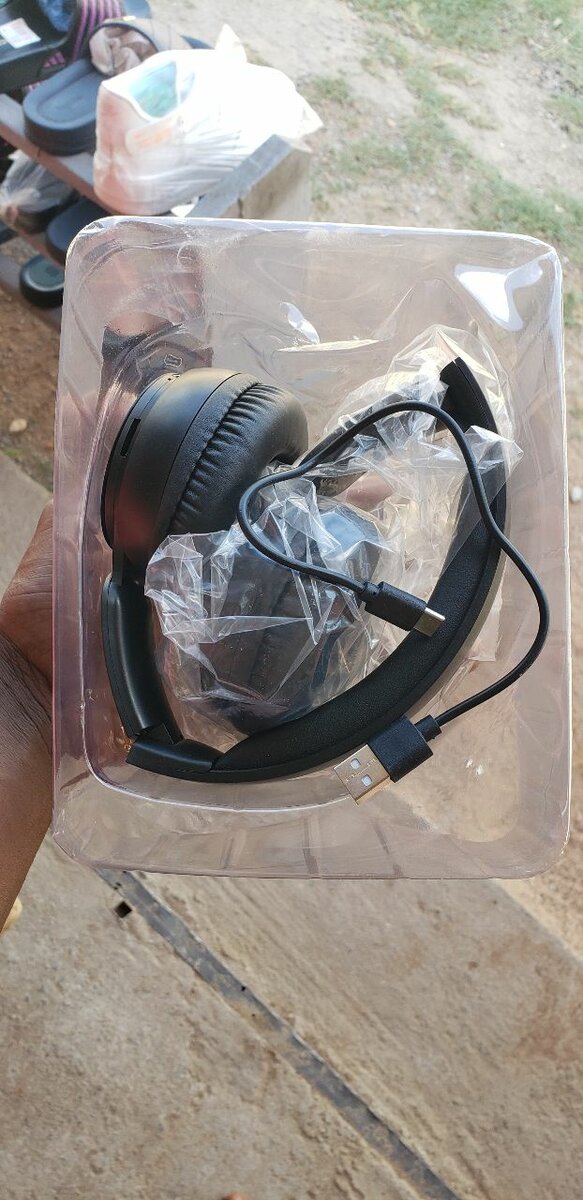 Wireless headphones