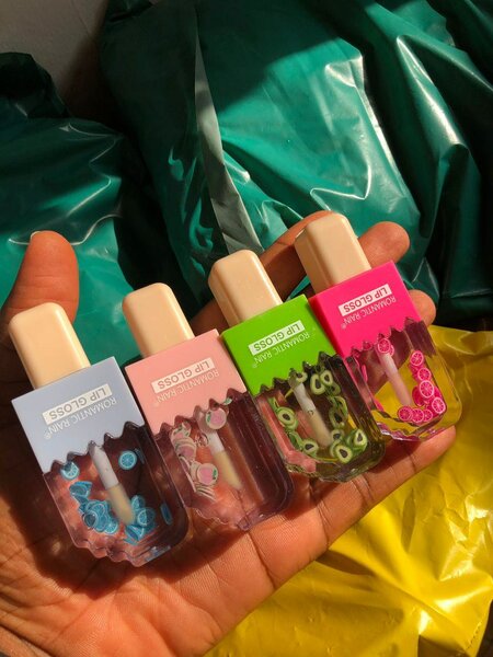 Lip gloss