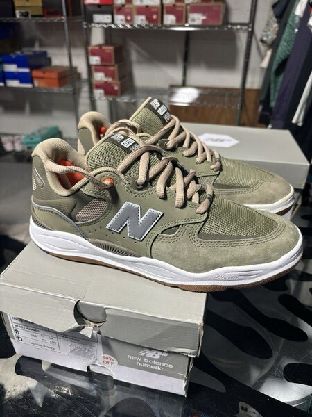 NEW BALANCE CLASSIC