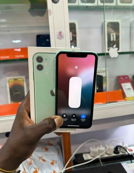 iPhone 11 vert 64 Go débloqué