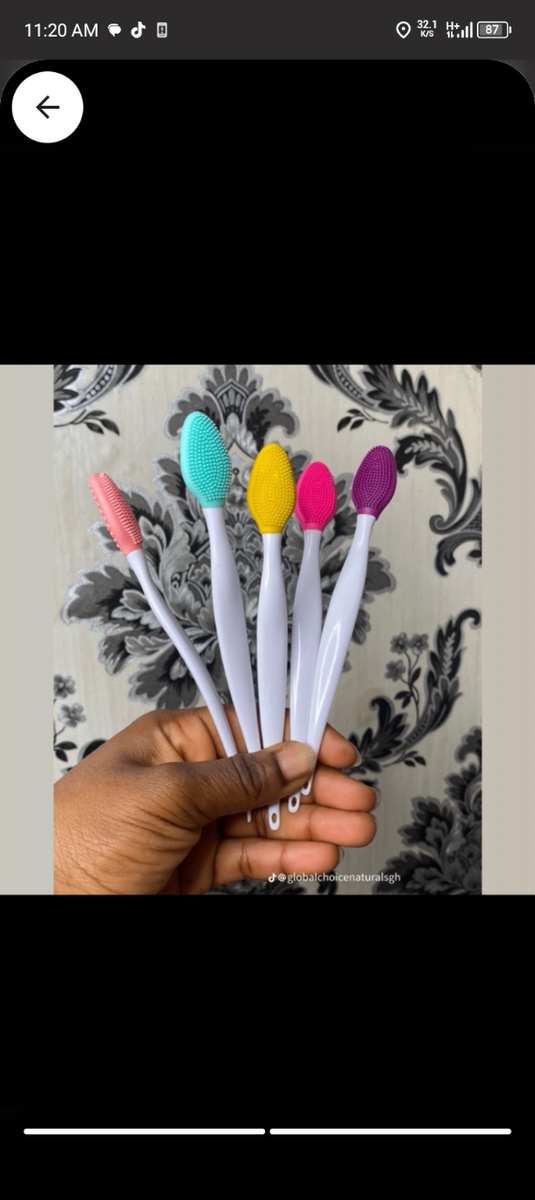 Lip scrub brush