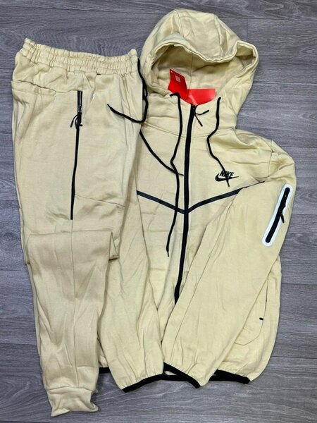 Complet NIKE