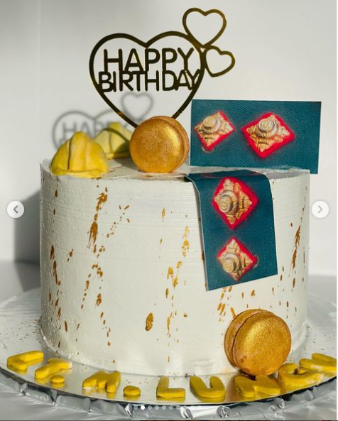 medium cakes 