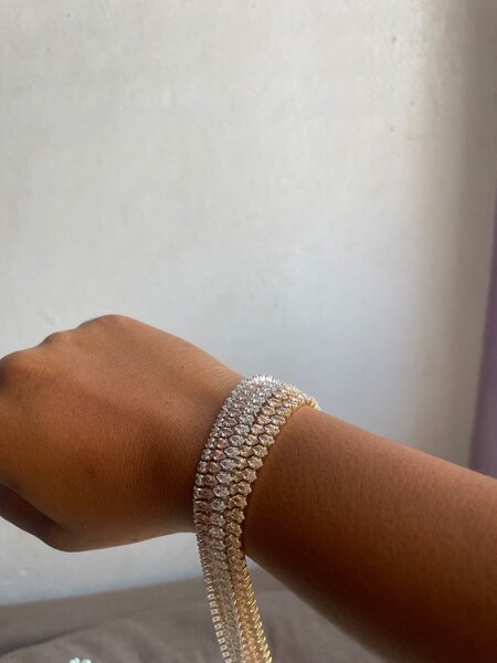 Tennis bracelet