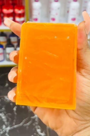 Si tu es claire et tu n’as pas ce savon c’est que tu n’aime ton visage .