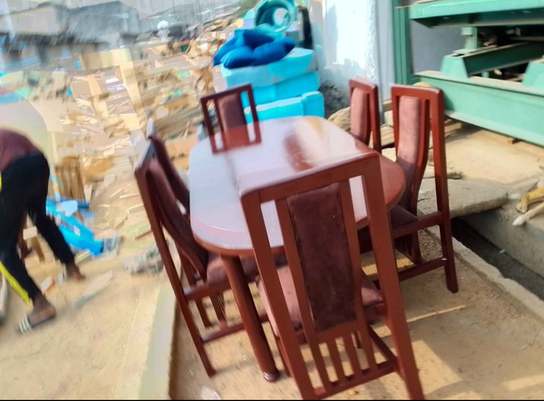 Table à manger en bois 6 places