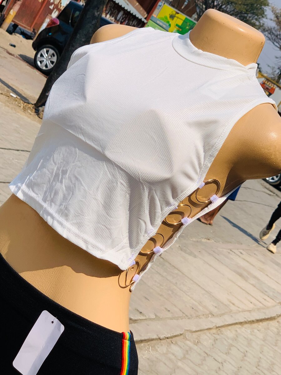 CLOPED TOPS