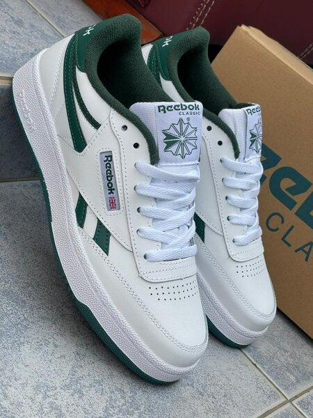 Reebok Sneakers