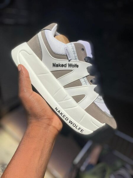 Naked wolfe