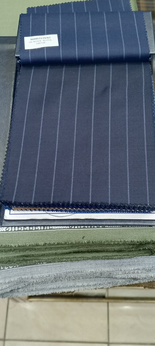 Tissu rayé pour costumes élégant