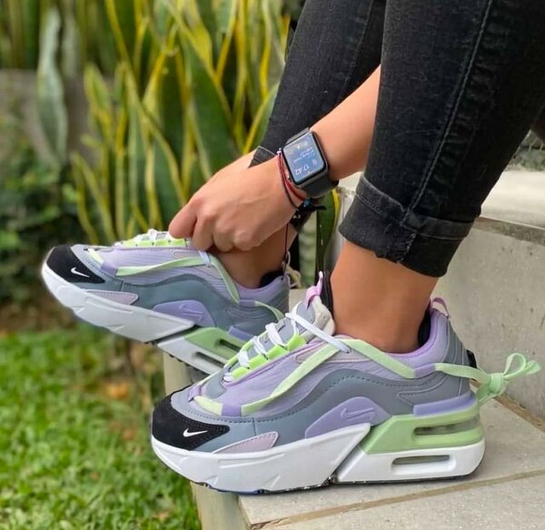 NIKE CLASSIC