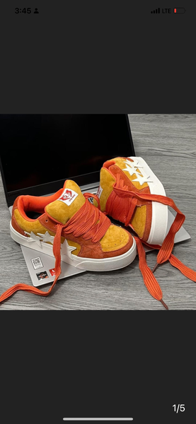 Sneakers available in size 36/37/38/39/40