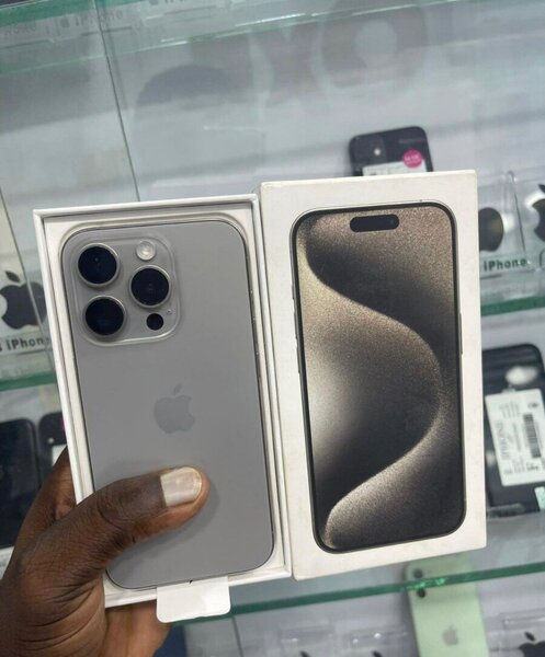 iPhone 15 pro 256 Go