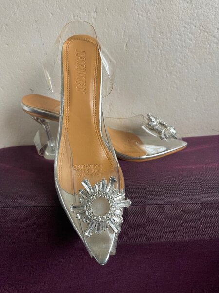 Kitten heels