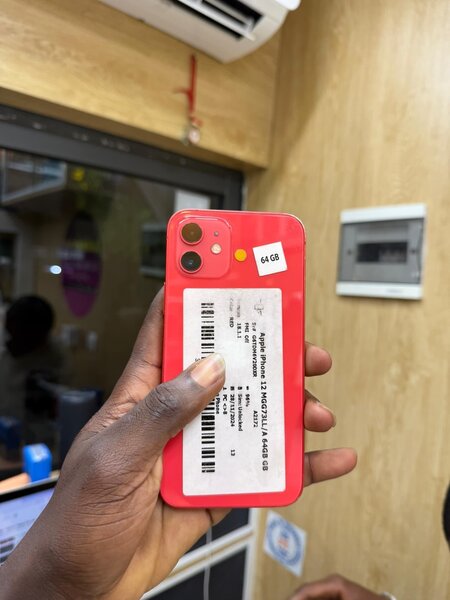 iPhone 12 Simple Casi Neuf 64gb