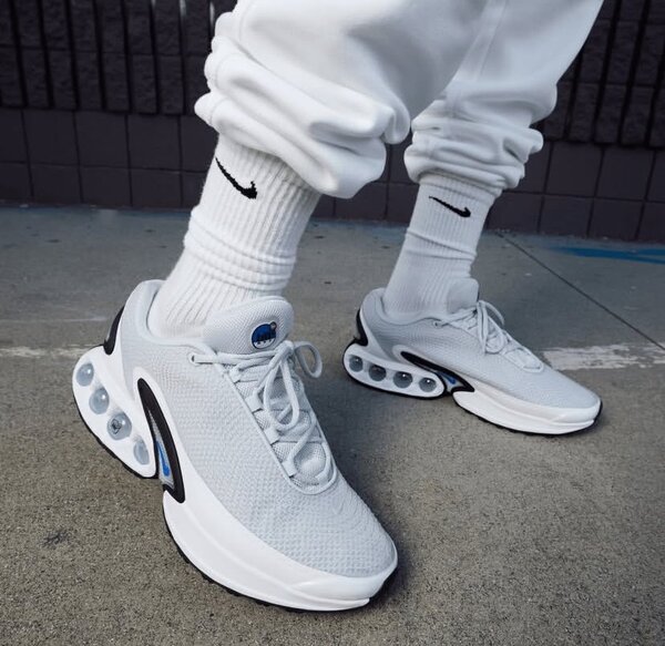 NIKE AIR MAX DN ( avec la boîte )