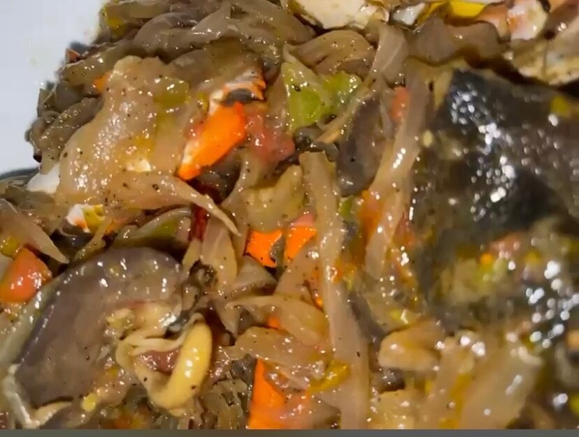Sautée d´escargot et crabes
