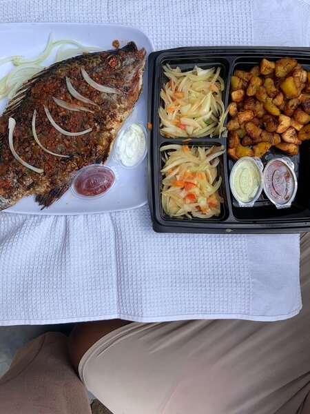 Plat de poisson grillé savoureux