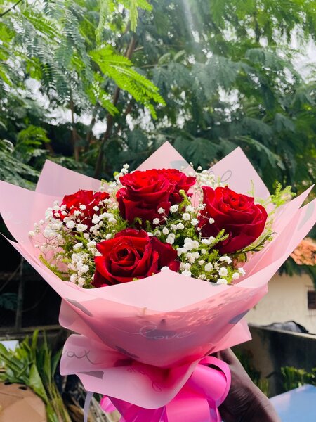Bouquet de roses rouges élégantes