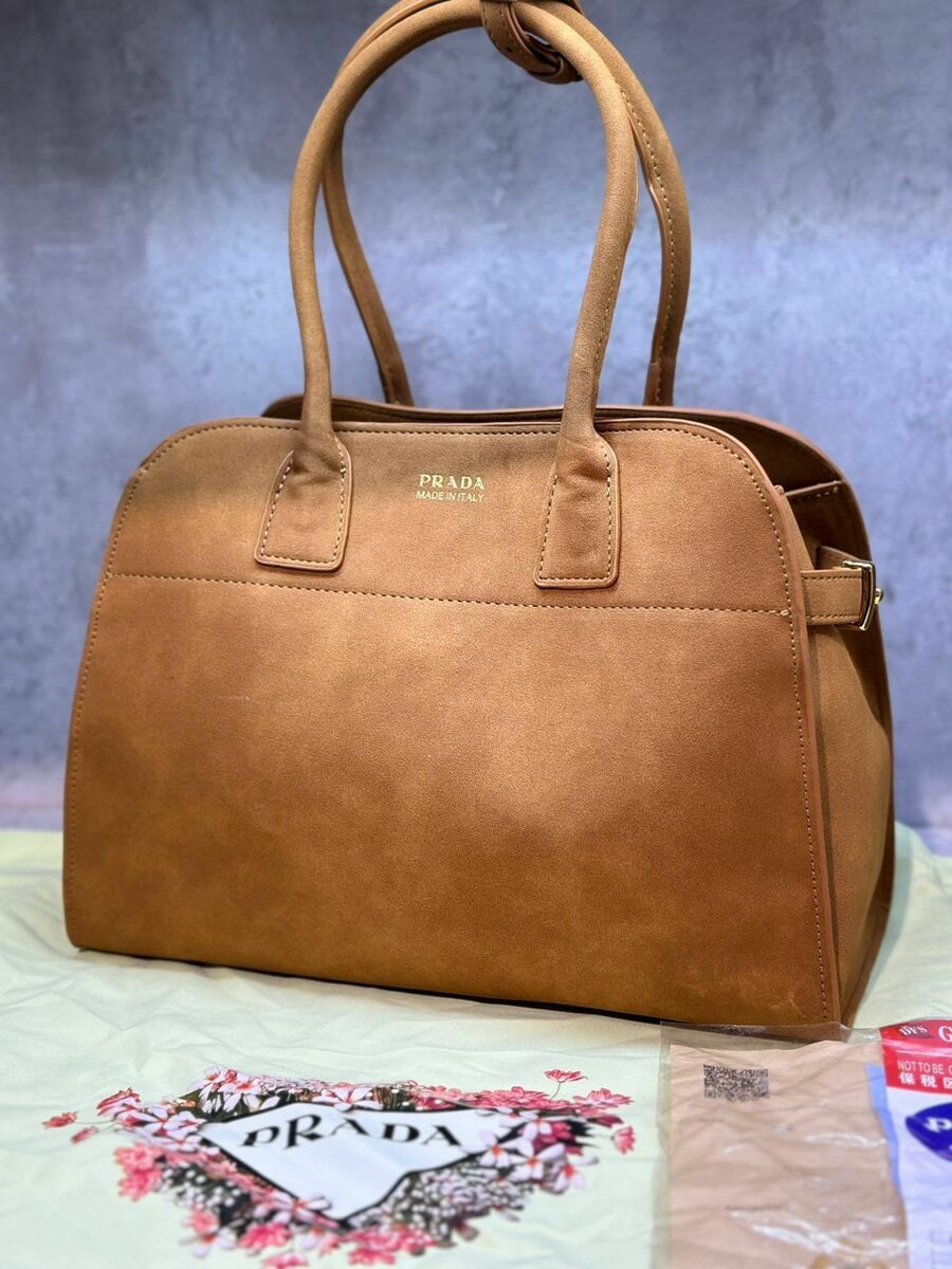 PRADA новинка/ бесплатная доставка