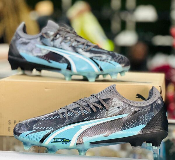 Soccer boots