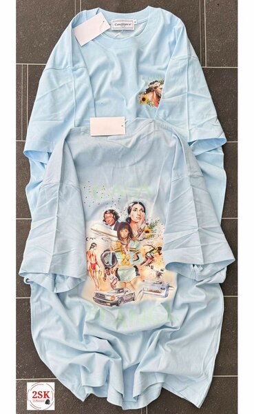 T-shirt bleu imprimé artistique
