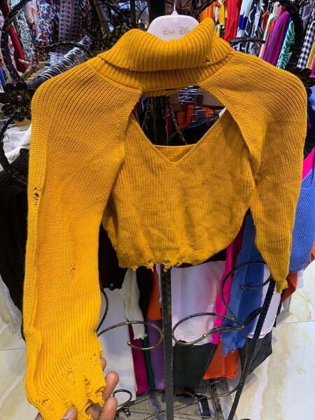 Top wear