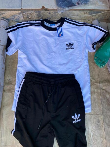 Tenue Sportive Adidas