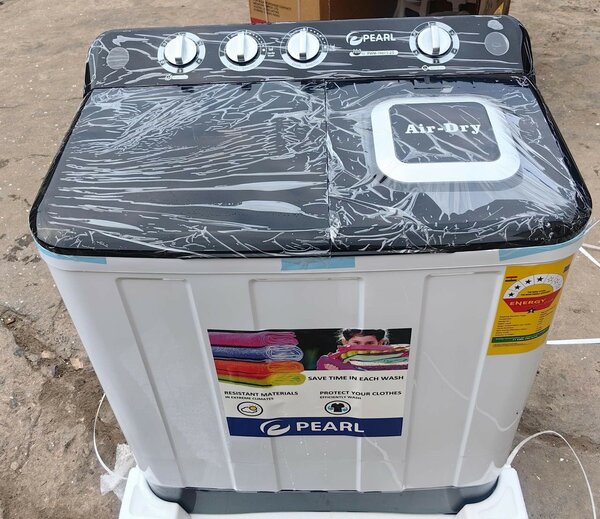 Twin tub semi-automated washing machine