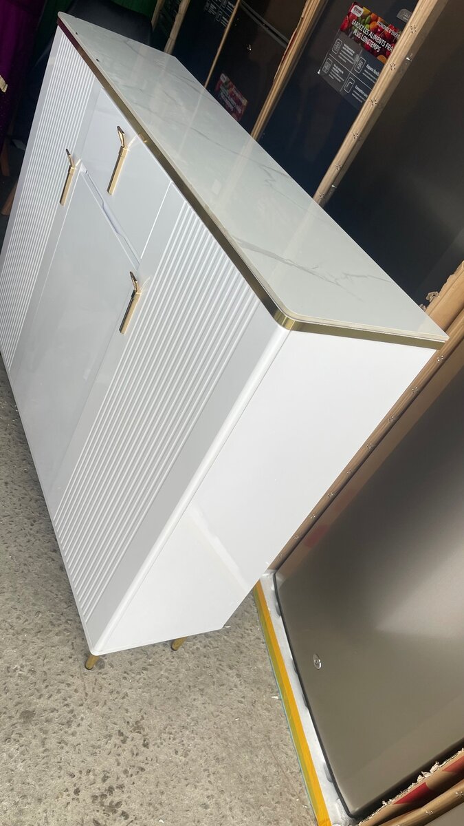 Commodes