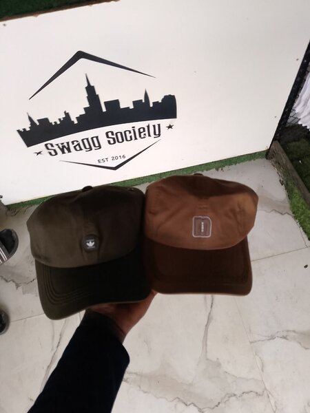 Caps